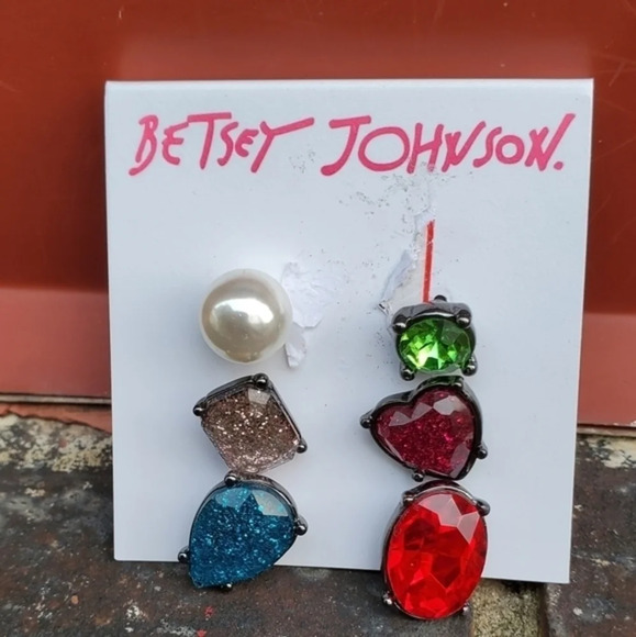 Betsey Johnson mismatch earrings NWT‎ - Picture 1 of 3